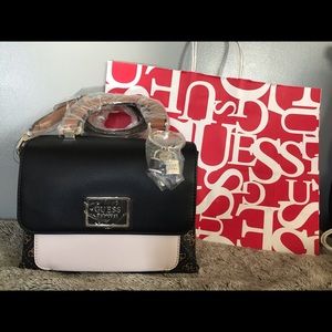 Guess NWT authentic retail bag. Removable strap.